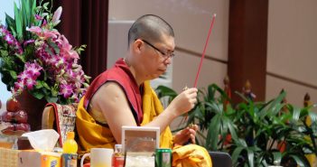 Indonesia Lamrim Retreat 2016: “Jatuh Cinta”-lah pada Guru Spiritual