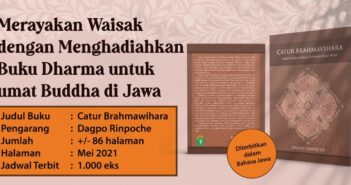 Merayakan Waisak dengan Menghadiahkan Buku Dharma untuk umat Buddha di Jawa