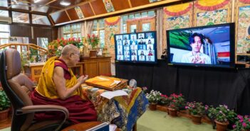 Dialog Dalai Lama Bersama Siswa-Siswi Indonesia